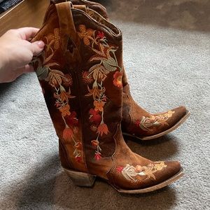 Corral boots